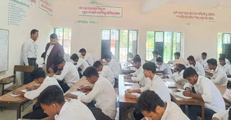 নকলমুক্ত পরিবেশে পরীক্ষা নিশ্চিতের ব্যবস্থা নেওয়া হয়েছে: জেলা প্রশাসক