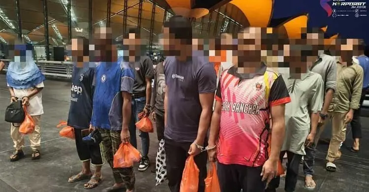 ২৪ বাংলাদেশিসহ ৯৭ বন্দিকে ফেরত পাঠালো মালয়েশিয়া