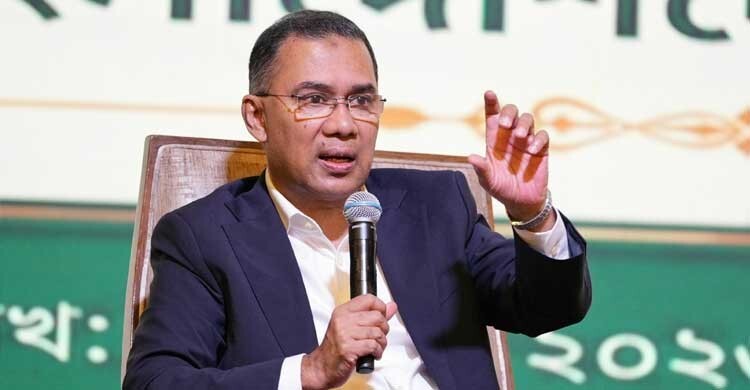 প্রবাসী ভাইয়েরা যদি রাস্তা পরিষ্কার করতে পারেন, আমরা দেশে কেন পারব না?