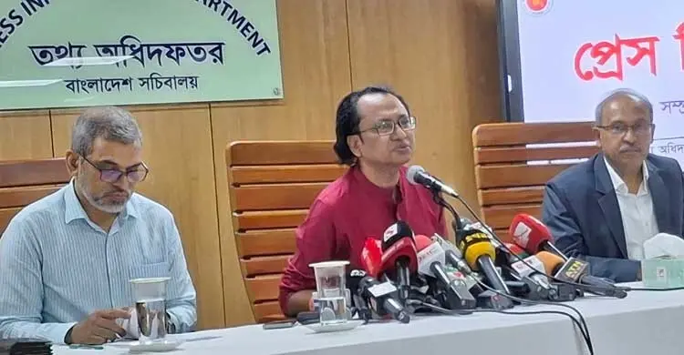 মালয়েশিয়ায় বাংলাদেশের শ্রমবাজার দ্রুত খুলবে, আশা তথ্য উপদেষ্টার