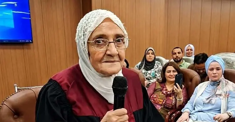 ৮৩ বছর বয়সে ডক্টরেট ডিগ্রি নিয়ে ইতিহাস গড়লেন মিশরীয় নারী
