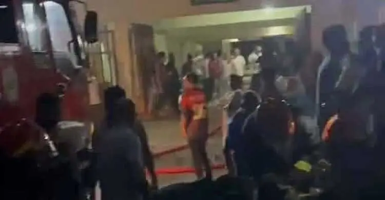 মিরপুরে সরকারি অফিসার্স কোয়ার্টারে আগুন, নিয়ন্ত্রণে ৬ ইউনিট