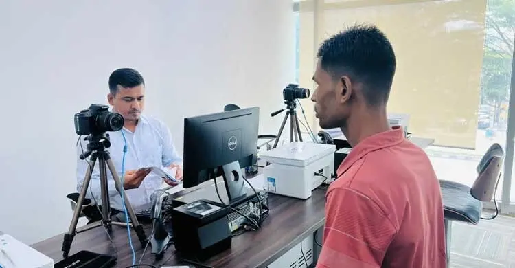 ই-পাসপোর্টের জটিলতায় বিপাকে মালয়েশিয়া প্রবাসীরা