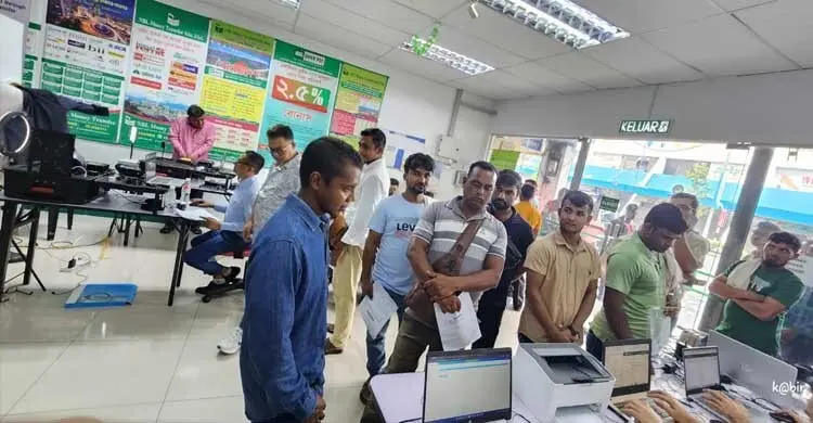 মালয়েশিয়ার পেনাং রাজ্যে কনস্যুলার সেবায় প্রবাসীদের ভিড়