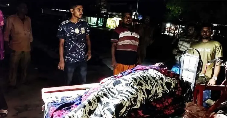 দৌলতপুরে ছেলের টর্চলাইটের আঘাতে প্রাণ গেলো বাবার
