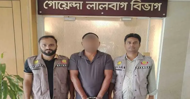 ঢাকায় মাদক পৌঁছে দিতেন তিনি, অবশেষে ধরা