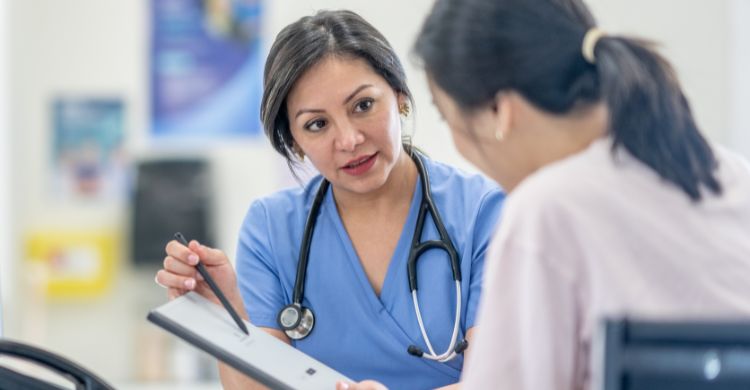 চল্লিশের পর বাড়তে থাকে নারীর স্বাস্থ্যঝুঁকি