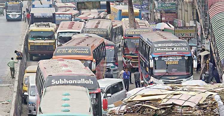 ভোগান্তি এড়াতে আগেই শহর ছাড়ছে মানুষ