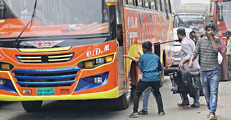 ভোগান্তি এড়াতে আগেই শহর ছাড়ছে মানুষ