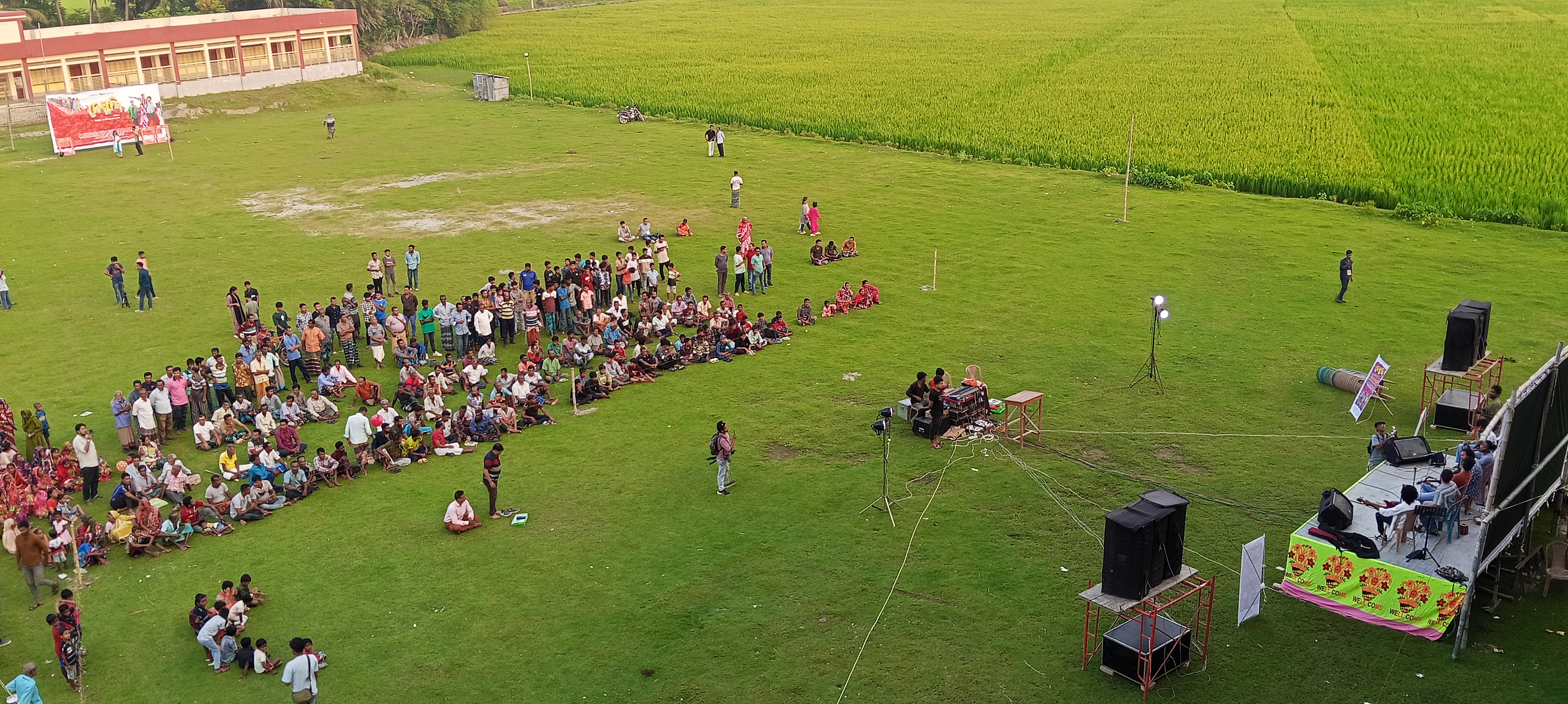 দেলুটীর মানুষেরা দেখলেন ‘দেলুপি’র প্রথম শো