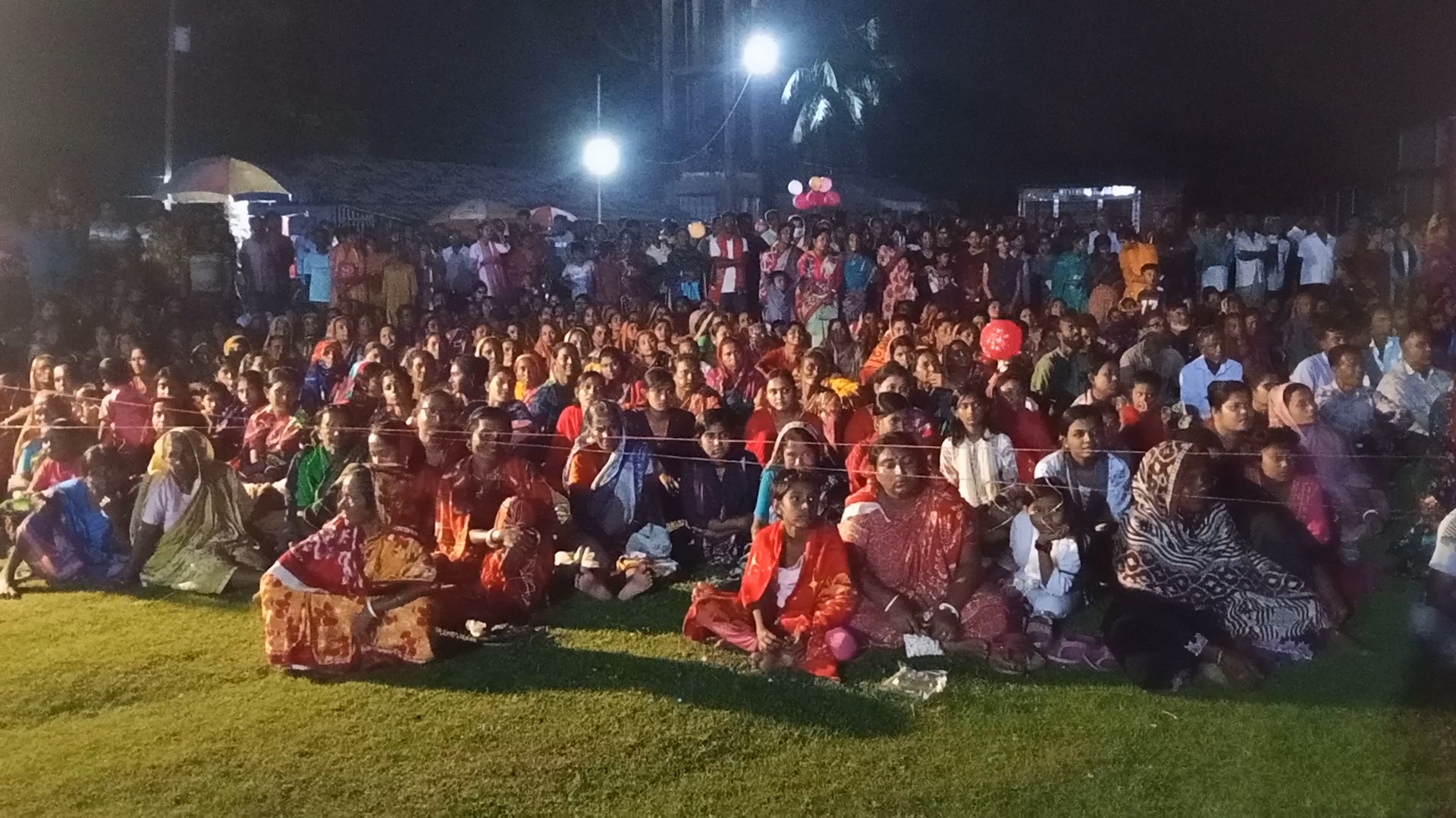 দেলুটীর মানুষেরা দেখলেন ‘দেলুপি’র প্রথম শো