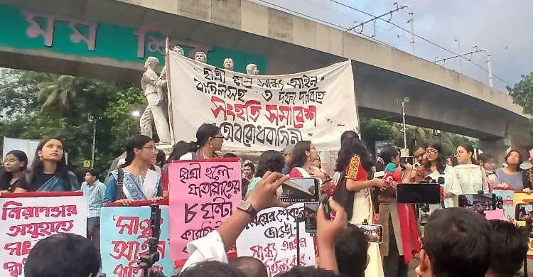 ঢাবির ছাত্রী হলে ‘সান্ধ্য আইন’ বাতিলের দাবিতে ৪৮ ঘণ্টার আলটিমেটাম