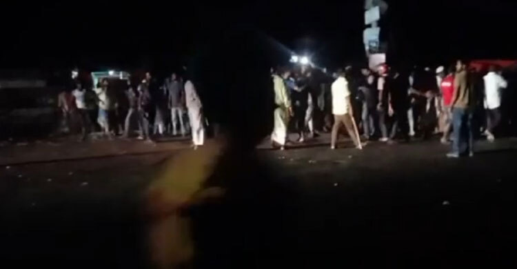 ফরিদপুরে কাউন্টারের টাকা নিয়ে দুই পক্ষের সংঘর্ষ, আহত ৩৫