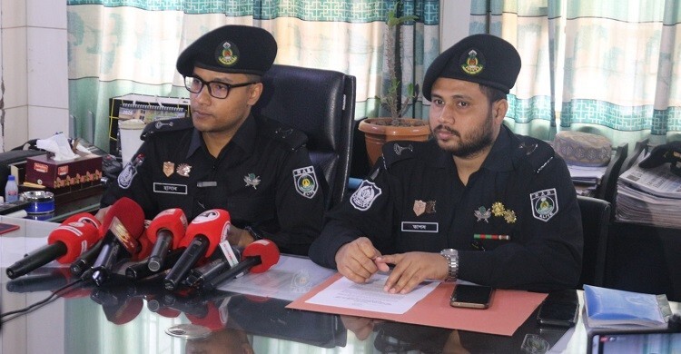 ডেমরায় বাসায় মাদক ব্যবসার অভিযোগে র‌্যাবের অভিযান