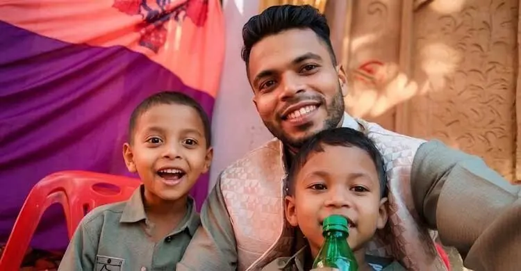 ব্যস্ততার ভিড়ে ভুলে যাওয়া মা-বাবা
