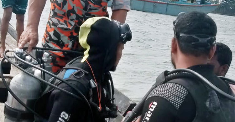 আটকে পড়া কার্গো জাহাজ ছাড়াতে গিয়ে হাওরে তলিয়ে গেলেন শ্রমিক