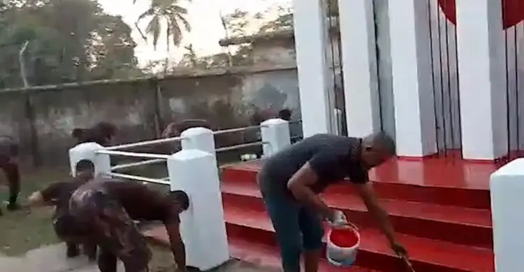 সিলেটের জকিগঞ্জ অস্থায়ী বেইস ক্যাম্পের শহীদ মিনার সংস্কার করেছে ১৯ বিজিবি