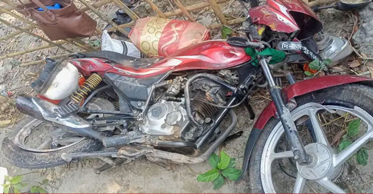 ট্রাকচাপায় মোটরসাইকেলের ৩ আরোহী নিহত, সবাই একই পরিবারের