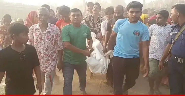 নববর্ষে ঘুরতে বেরিয়ে ঘরে ফেরা হলো না সাদাদের