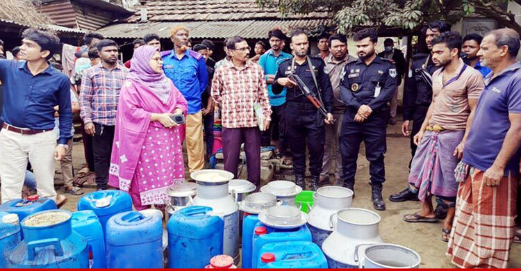 জেলি-তেল-সোডা মিশিয়ে তৈরি হচ্ছে ভেজাল দুধ