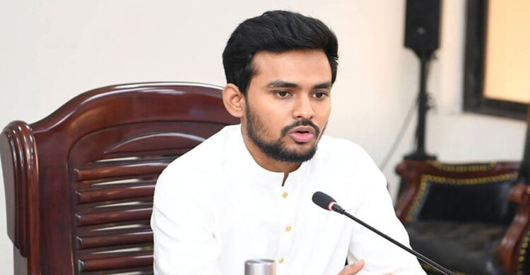 সংসদের সামনে অবস্থান কর্মসূচিতে আসিফ মাহমুদ