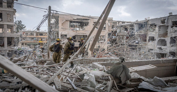 লারিজানি ও সোলাইমানি হত্যার প্রতিশোধ নিতে ইসরায়েলে ইরানের হামলা, নিহত ২