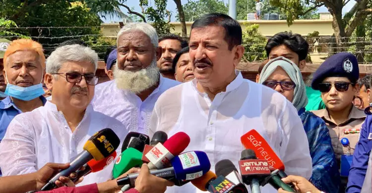 হাসিনা আমলের ‘হেলমেট বাহিনী’ই এখনকার ‘গুপ্ত বাহিনী’: ভূমিমন্ত্রী