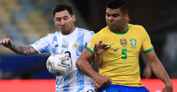 মেসির সতীর্থ হতে যাচ্ছেন ক্যাসেমিরো