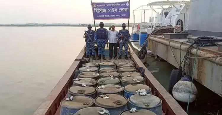 ভোলায় এক ট্রলারেই মিললো ২০ ব্যারেল ডিজেল, আটক ১