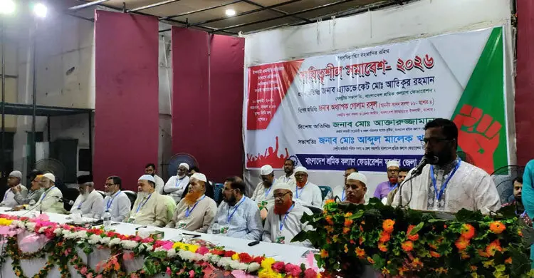 সরকার আসে সরকার যায়, শ্রমিকদের ভাগ্যের চাকা ঘোরে না