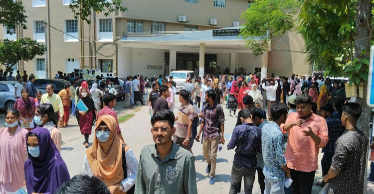 রাবির ৩ দিনের ভর্তিযুদ্ধ: আজ বসছেন পৌনে এক লাখ শিক্ষার্থী