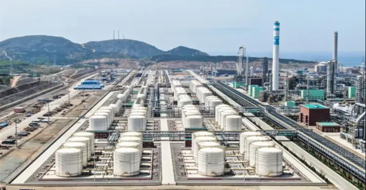 ইরানি তেল কেনায় চীনের শোধনাগারে মার্কিন নিষেধাজ্ঞা