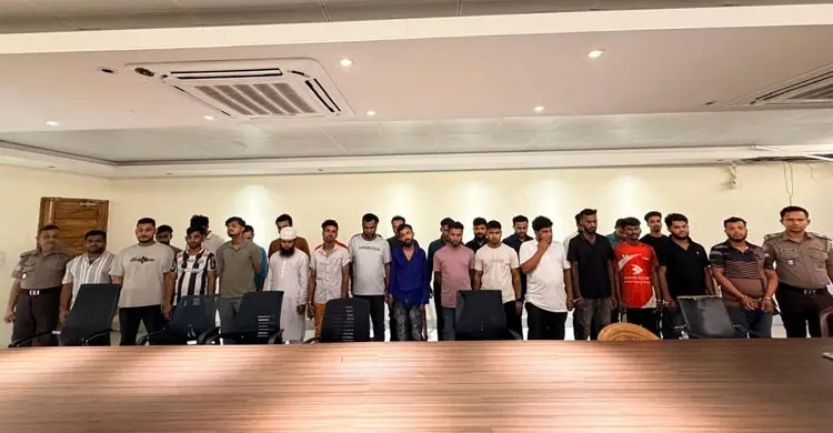 গুলশান এলাকায় বিশেষ অভিযানে গ্রেফতার ৩০