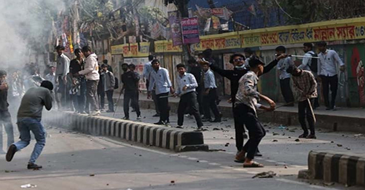 শান্তিচুক্তির একমাসের মাথায় ফের সংঘর্ষে ঢাকা কলেজ ও আইডিয়াল কলেজ