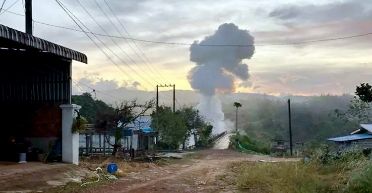 কম্বোডিয়ার কাছ থেকেই যুদ্ধবিরতির ঘোষণা চায় থাইল্যান্ড, সংঘাত অব্যাহত