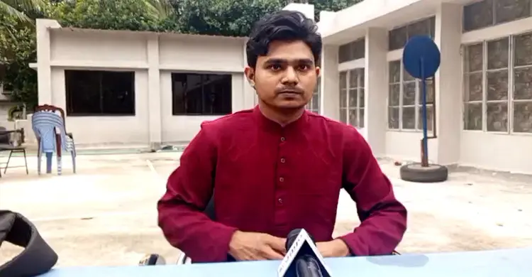 থানায় সহপাঠীদের উদ্ধার করতে গিয়ে বন্ধু ও ছাত্রদলের হামলার শিকার ঢাবি শিক্ষার্থী