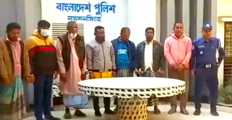 পুলিশকে কু'পি'য়ে হাতকড়াসহ আসামি ছিনতাই, ১৭৯ জনের নামে মা'ম'লা
