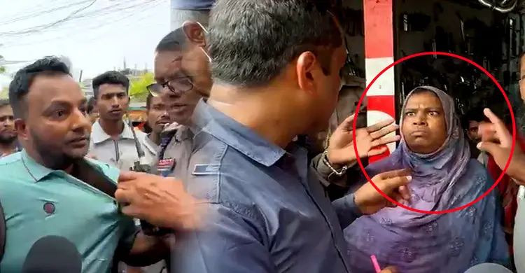 ডিএমপির সাঁড়াশি অভিযান, ভেঙে দিল ফুটপাতের অবৈ'ধ দোকান