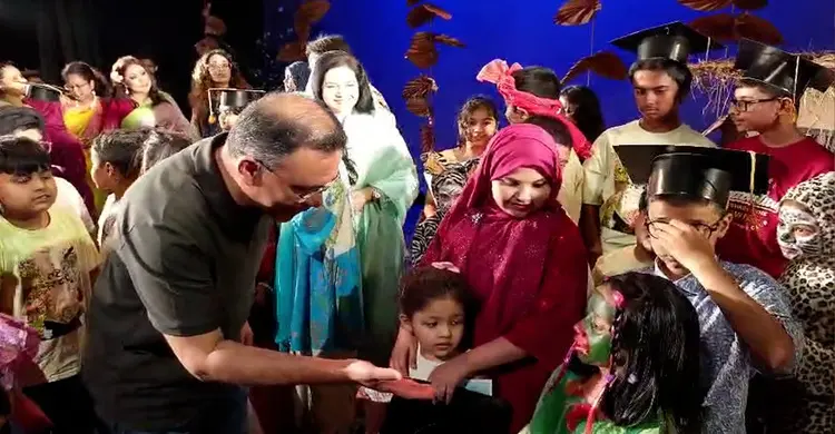 শিশুদের ভালোবাসায় সিক্ত প্রধানমন্ত্রীর পরিবার