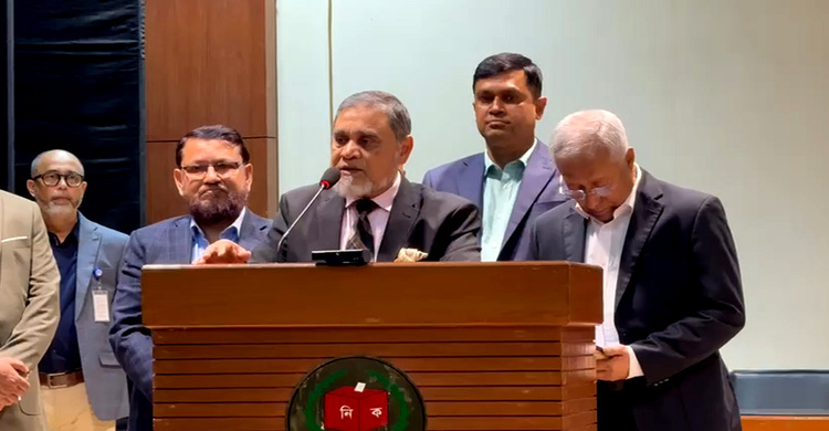 পোস্টাল ব্যালেট নিয়ে শঙ্কা আসন্ন নির্বাচনের বড় চ্যালেঞ্জ: সিইসি