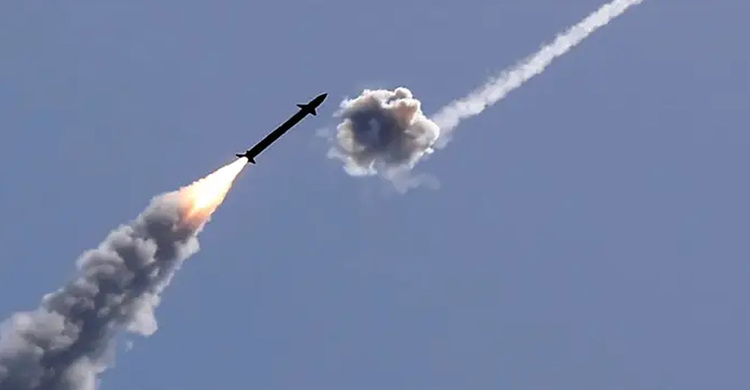 ইসরায়েলে পাল্টা ক্ষেপণাস্ত্র ছুড়েছে ইরান