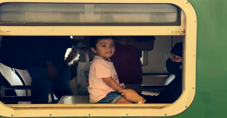 যাত্রীর চাপ কমেছে কমলাপুরে