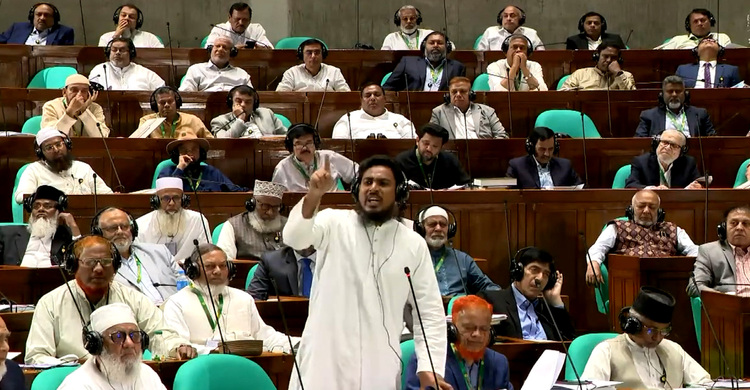 সংসদে এসে সব ভুলে গেছেন, স্বরাষ্ট্রমন্ত্রীর কাছে আখতার হোসেনের প্রশ্ন