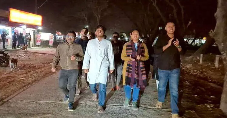 শিক্ষার্থী-পুলিশ সংঘর্ষ: প্রতিবাদে জাবিতে ছাত্রশক্তির বিক্ষোভ