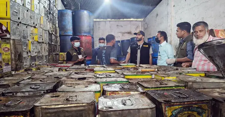 ভোজ্যতেল মজুতের অপরাধে ব্যবসায়ীকে ২ লাখ টাকা জরিমানা