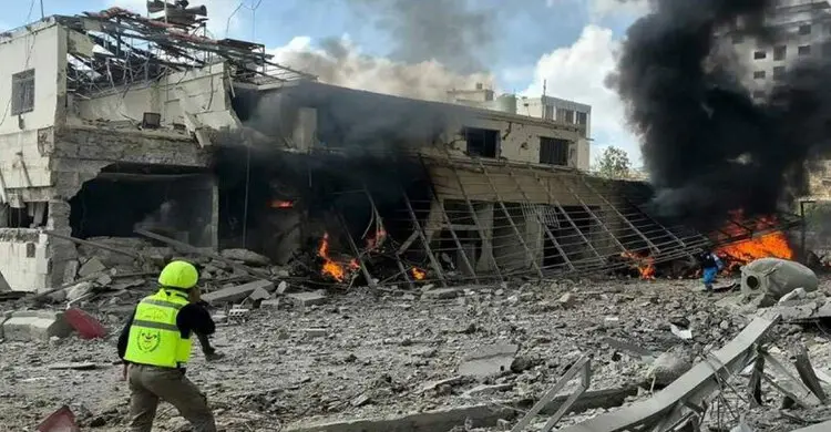 লেবাননে ইসরায়েলি বিমান হা'ম'লায় ৩ স্বাস্থ্যকর্মীসহ নি'হ'ত ৫