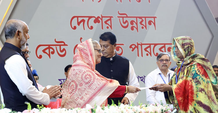 বিলাসিতা ছেড়ে শ্রমিকদের কল্যাণে বিশেষ নজর দিন