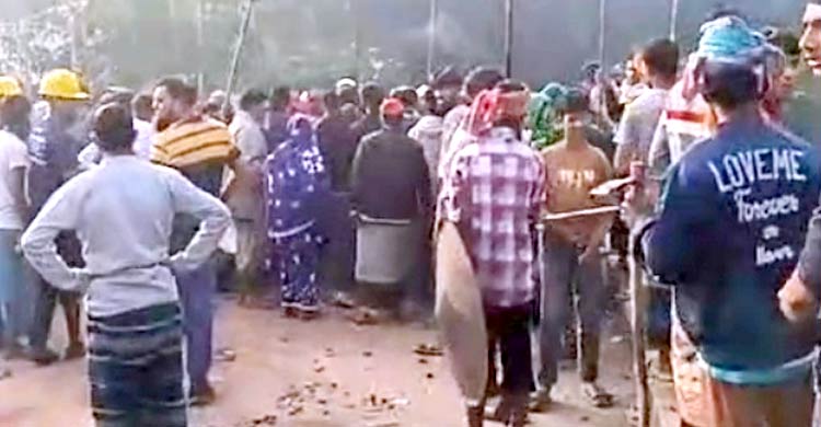 ফরিদপুরে দুই গ্রামবাসীর সংঘর্ষ, পুলিশসহ আহত অর্ধশতাধিক