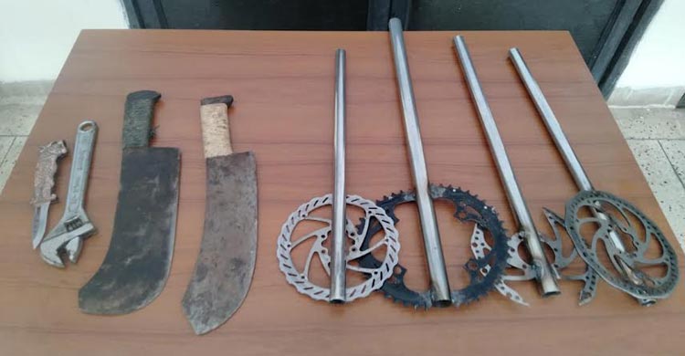 রাজধানীর কোতোয়ালী থানা এলাকায় ডাকাতির প্রস্তুতিকালে দেশীয় অস্ত্রসহ দুর্ধর্ষ ডাকাত দলের পাঁচ সক্রিয় সদস্যকে গ্রেফতার করেছে কোতয়ালী থানা পুলিশ