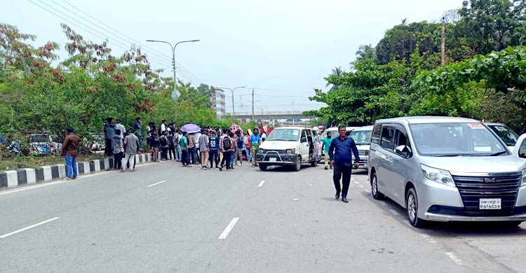 জনদুর্ভোগ এড়িয়েই চলছে পলিটেকনিক শিক্ষার্থীদের মহাসমাবেশ